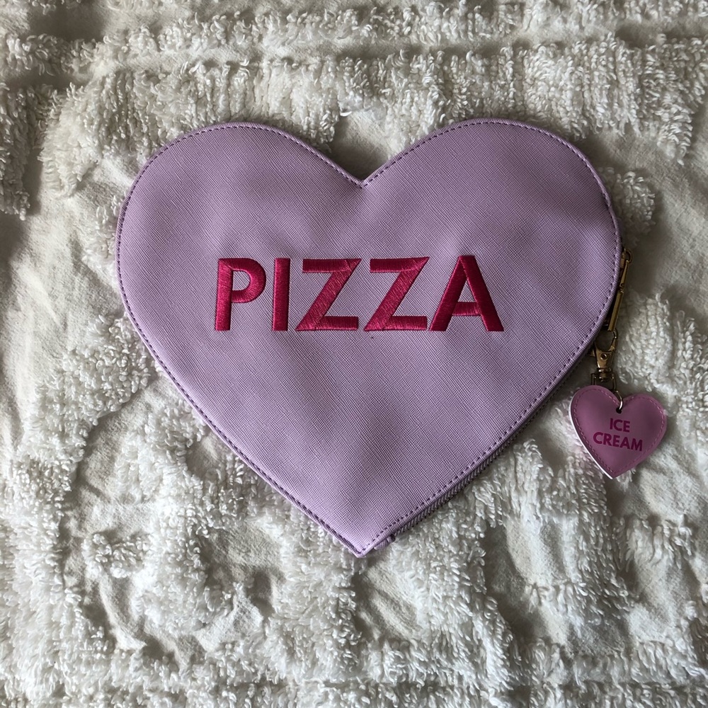 Studio DIY Heart Pizza Clutch
